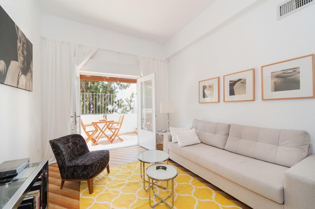 Charming 2Bd Apt W/ Balcony By Sea N' Rent Tel Aviv Ruang foto