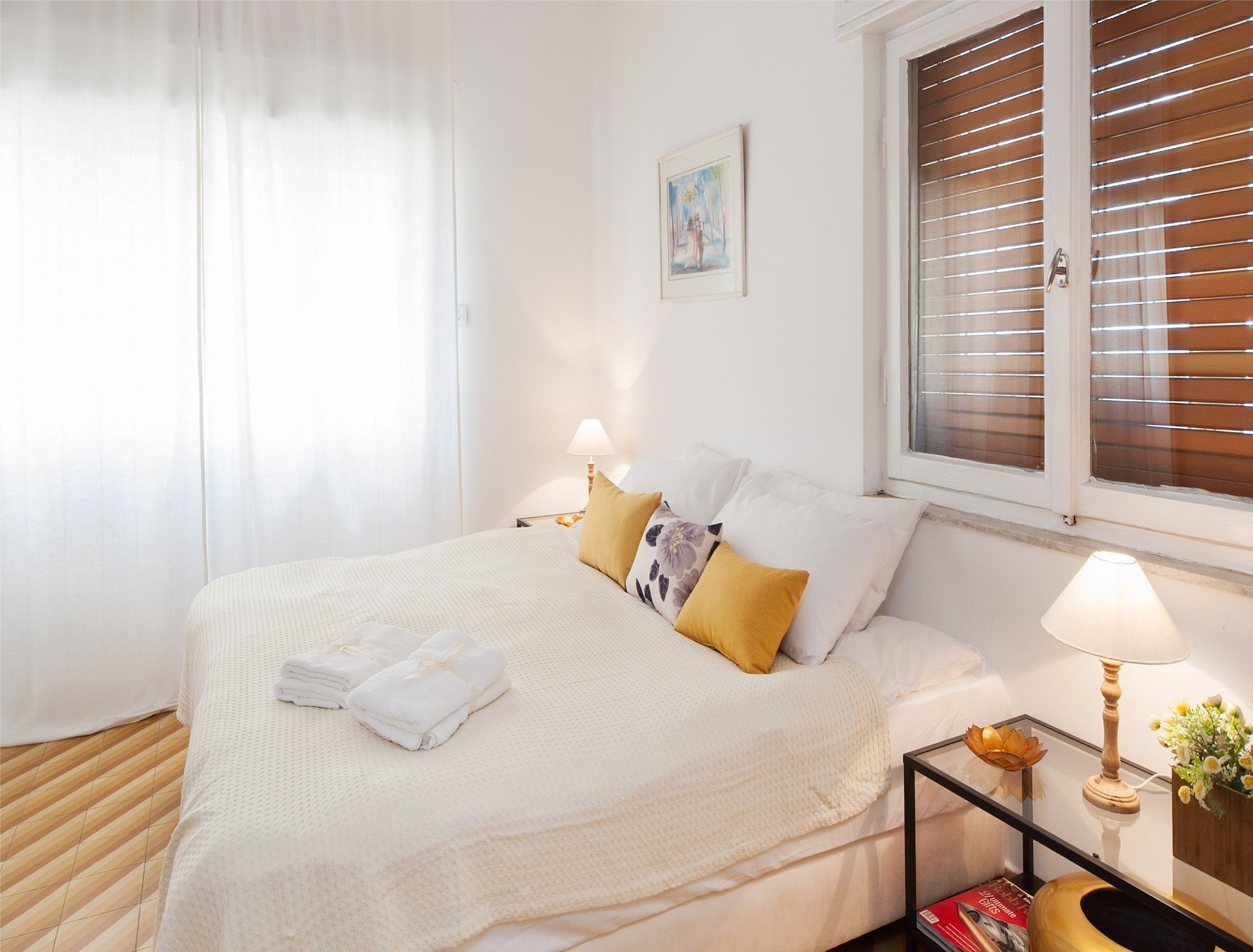 Charming 2Bd Apt W/ Balcony By Sea N' Rent Tel Aviv Bagian luar foto
