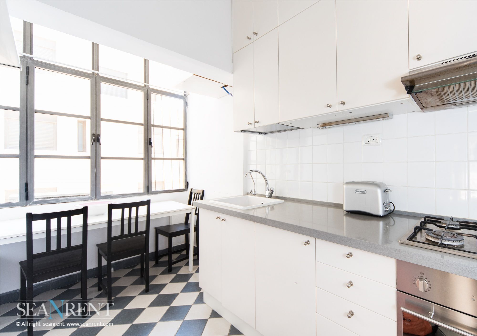 Charming 2Bd Apt W/ Balcony By Sea N' Rent Tel Aviv Bagian luar foto