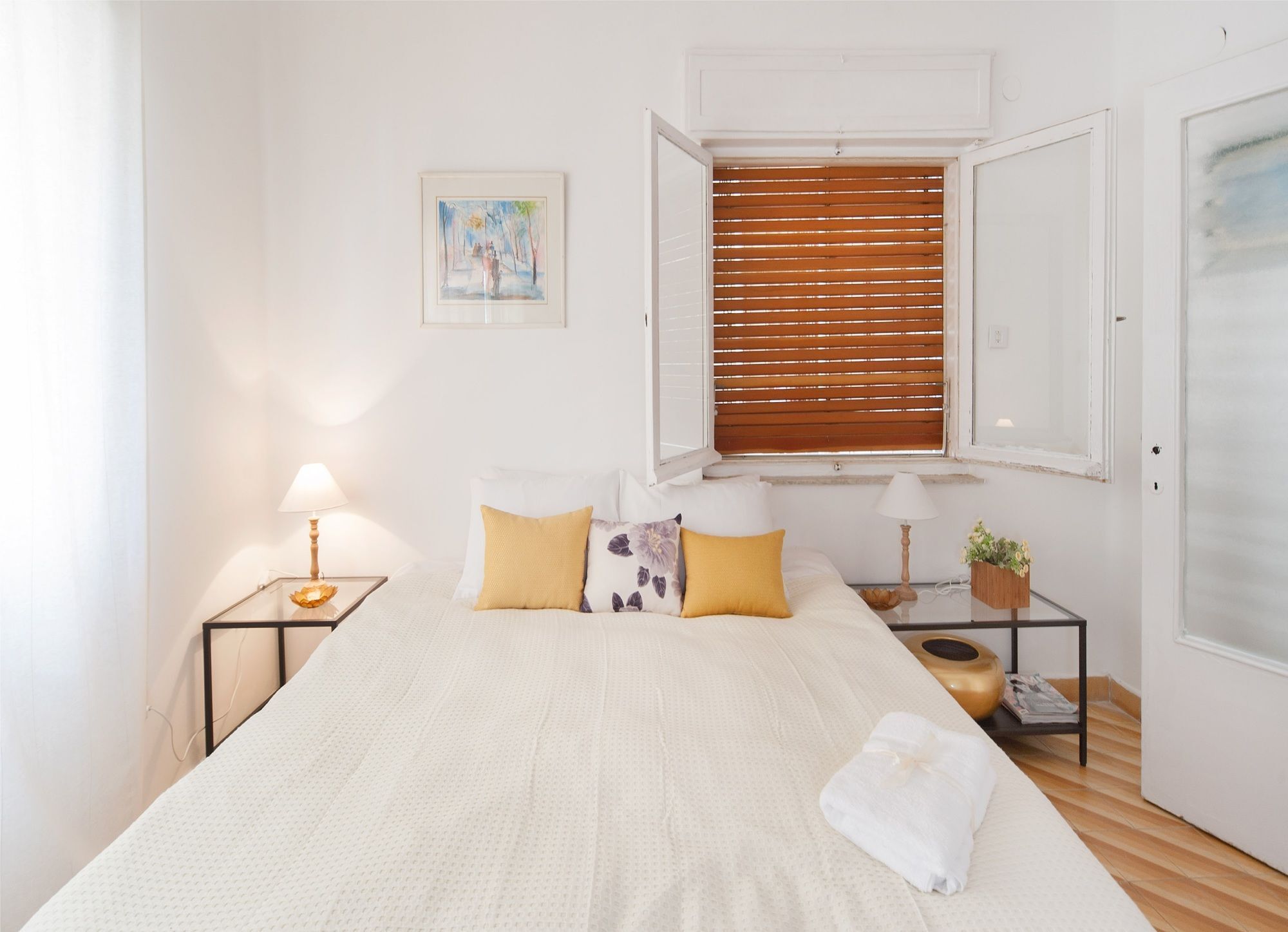 Charming 2Bd Apt W/ Balcony By Sea N' Rent Tel Aviv Bagian luar foto